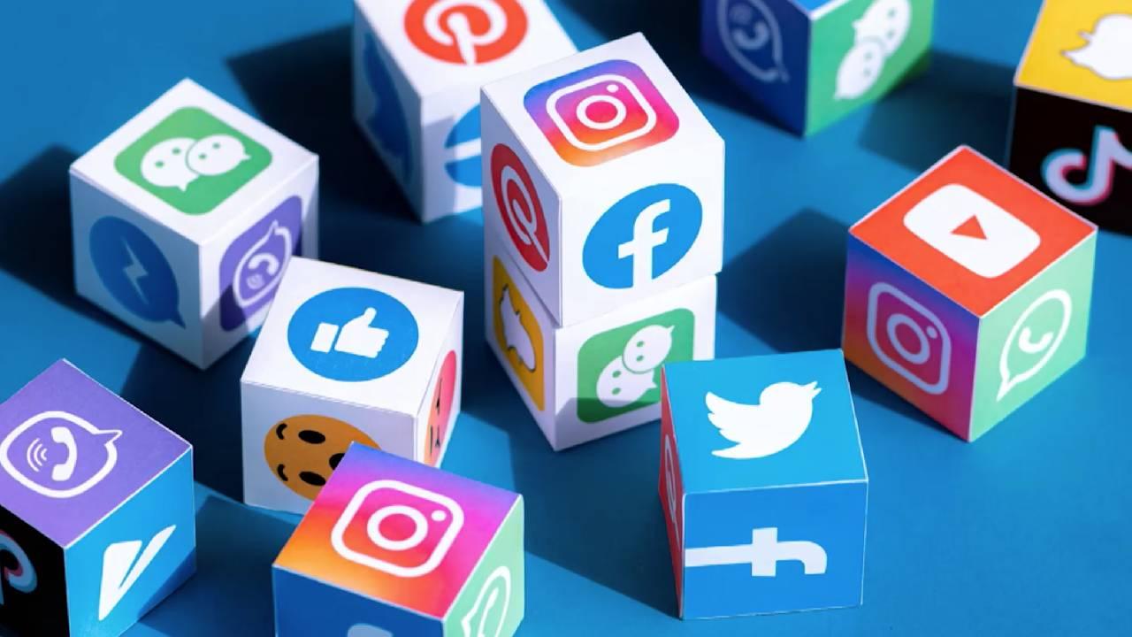 Social Media on Altcoin Rotation